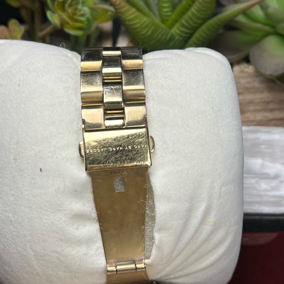 MARC by Marc Jacobs Watch ✨ - Picture 7 of 10